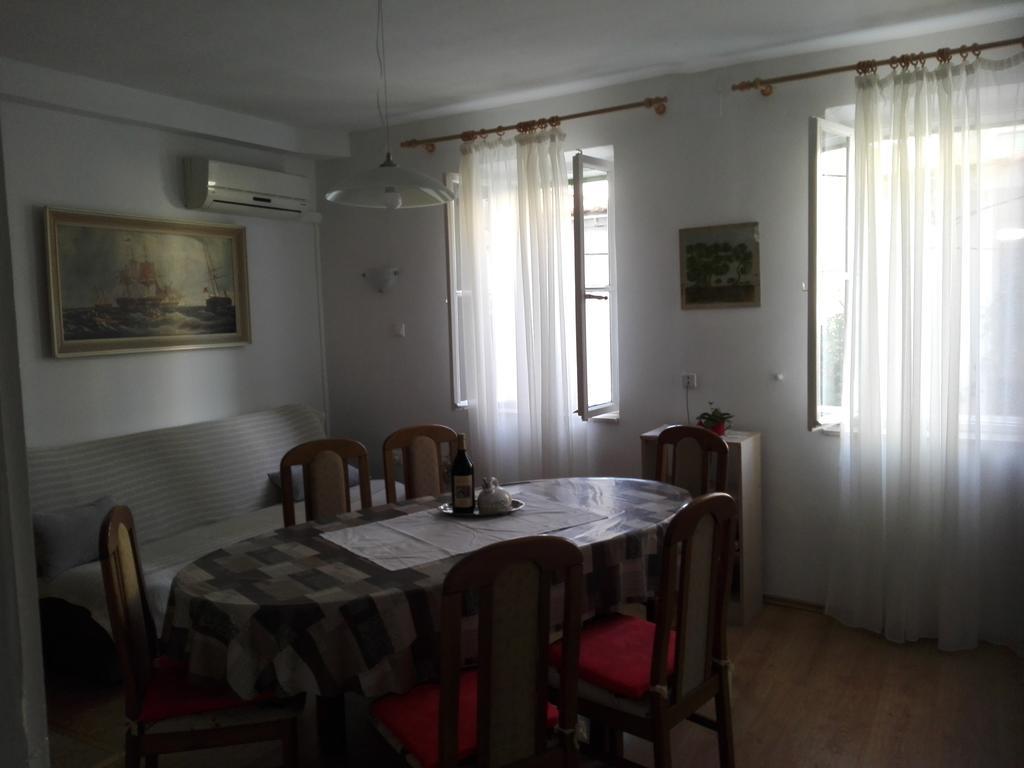 Apartman Drazin Apartment Kastela Exterior photo